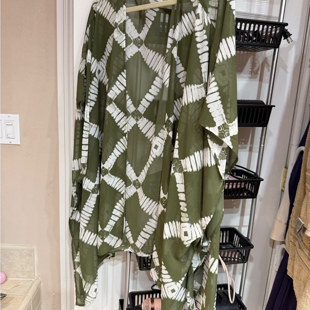Lane Bryant Green and White Kimono